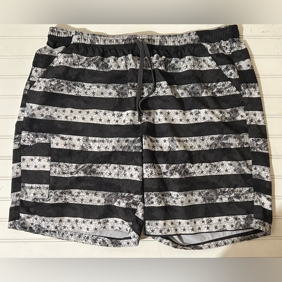 Field & Stream Men’s Swim Trunks USA American Flag Black White Striped XL Shorts - Picture 1 of 12
